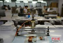 【图刊】探访婚纱摄影工厂 流水线上的浪漫与艺术